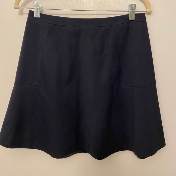 J.Crew fluted skirt in double crepe, navy, size 4 - Picture 2 of 3